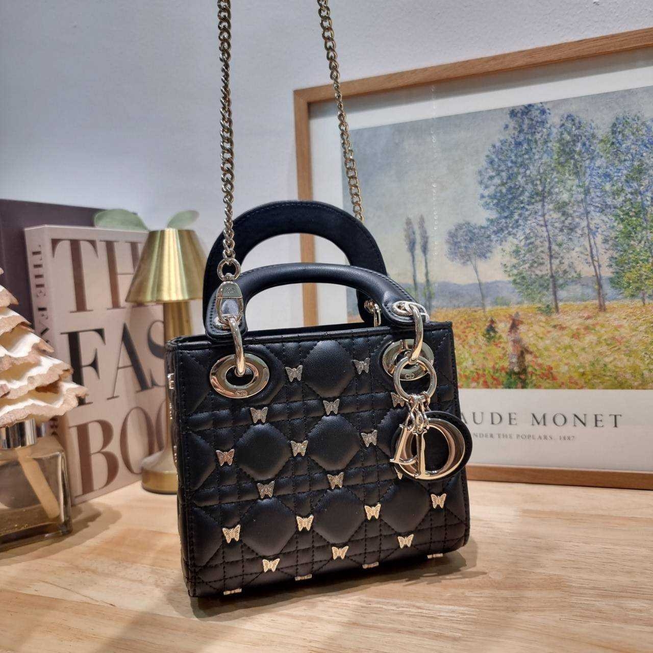 Small Lady Dior Bag Black Cannage / CD SMALL LADY BAG WITH BUTTERFLY กระเป๋าสะพายตกแต่งรูปผีเสื้อคละรอบใบ สวยหรูดูแพงทรงกล่องคลาสสิค