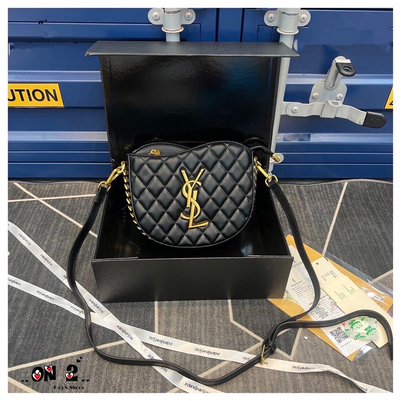 YSL Half Moon Hobo Curve Bag รุ่นพิเศษ ปากกระเป๋าดีไซส์โค้งสวย ขนาดกำลังดี ใช้ได้ตลอด งานหนังสวย มาพร้อมสายยาว คอลนี้ไม่มีไม่ได้น้าา สวยเกินราคาเเน่นอนค่า