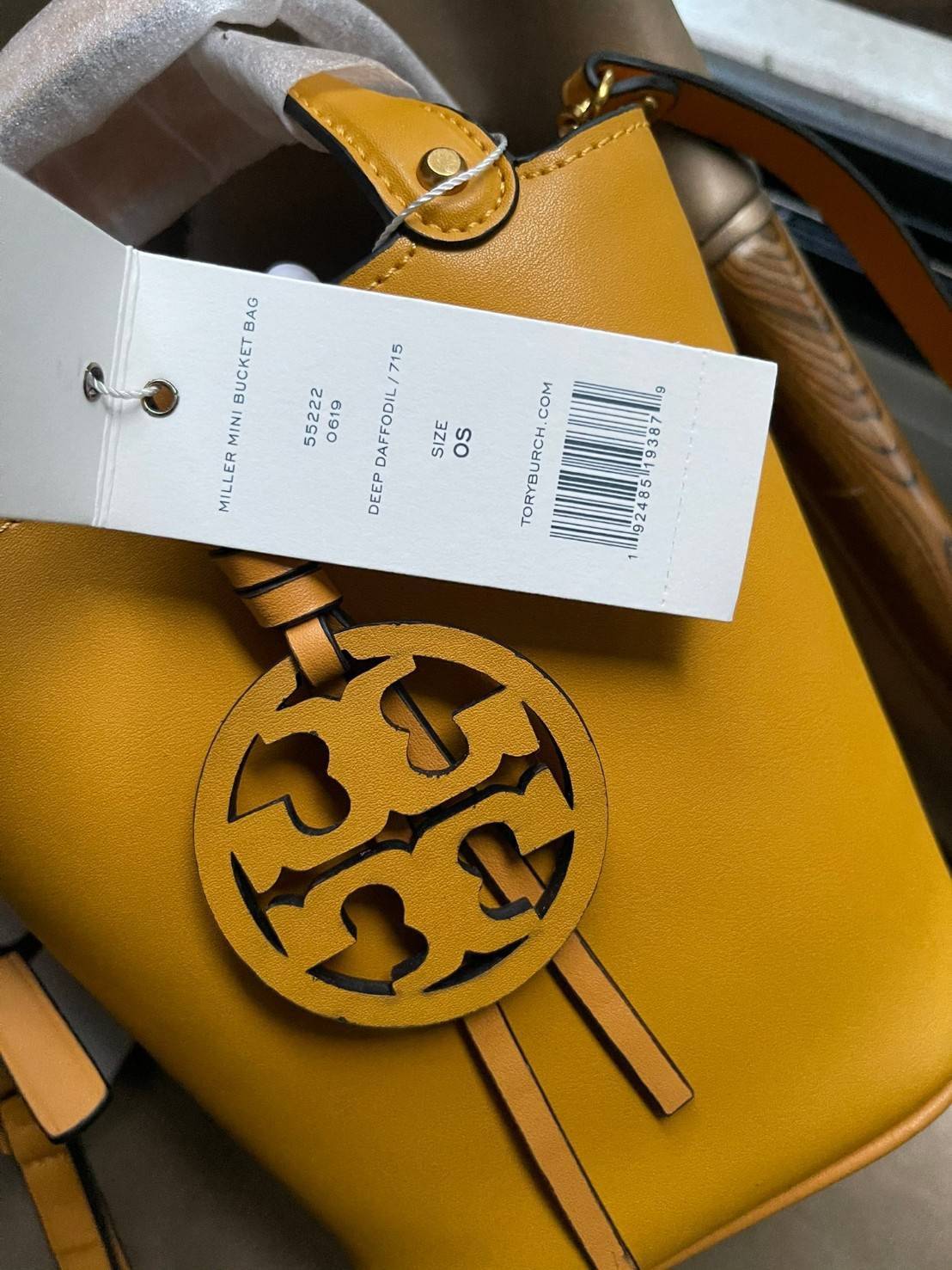 ของแท้ 💯% Tory burch miller mini bucket bag กระเป๋าทรงคลาสสิคจากTory burch มาพร้อมกับรูปทรงถัง ขนาดน่ารักกำลังดี