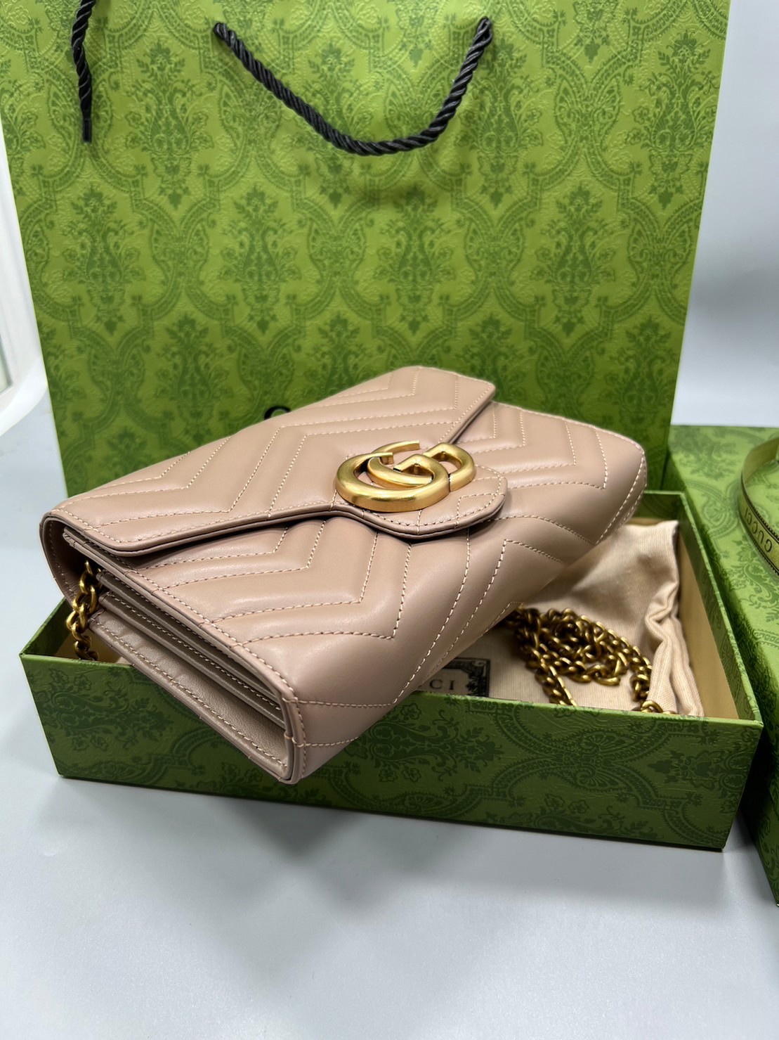 GUCCI GG Marmont Chain Wallet Matelasse Mini Soft Leather / GUCCI WOC เกรดออรินอล งานหนังสวยมากค่ะ ละมุนที่สุด ใส่บัตร ใส่แบงค์ได้ รับรองว่าจะเป็นกระเป๋าที่จะหยิบใช้งานได้บ่อยๆ รับประกันความสวยปังค่าาา