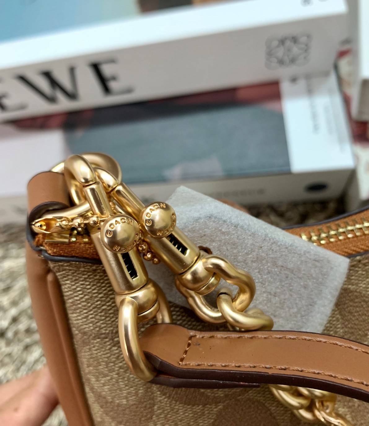 พร้อมส่งครบสี สวยทุกสีเลยค่า😘 ((CA173//CA209//CA548)) COACH TERI SHOULDER BAG 🔹กระเป๋าทรงพอช ในรูปแบบหนังแท้ หนังนิ่มสวยมากค่ะ