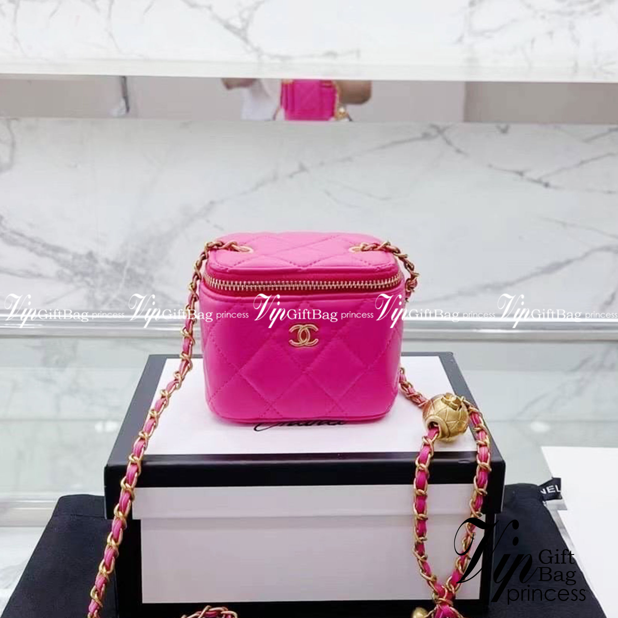 Chanel Pearl Crush Mini Vanity / Chanel Vanity crossbody bag กระเป๋าทรงกล่องใบเล็กน่ารัก งานหนังสวย ตอบโจทย์และครองใจสาวๆ ได้อย่างแท้จริง