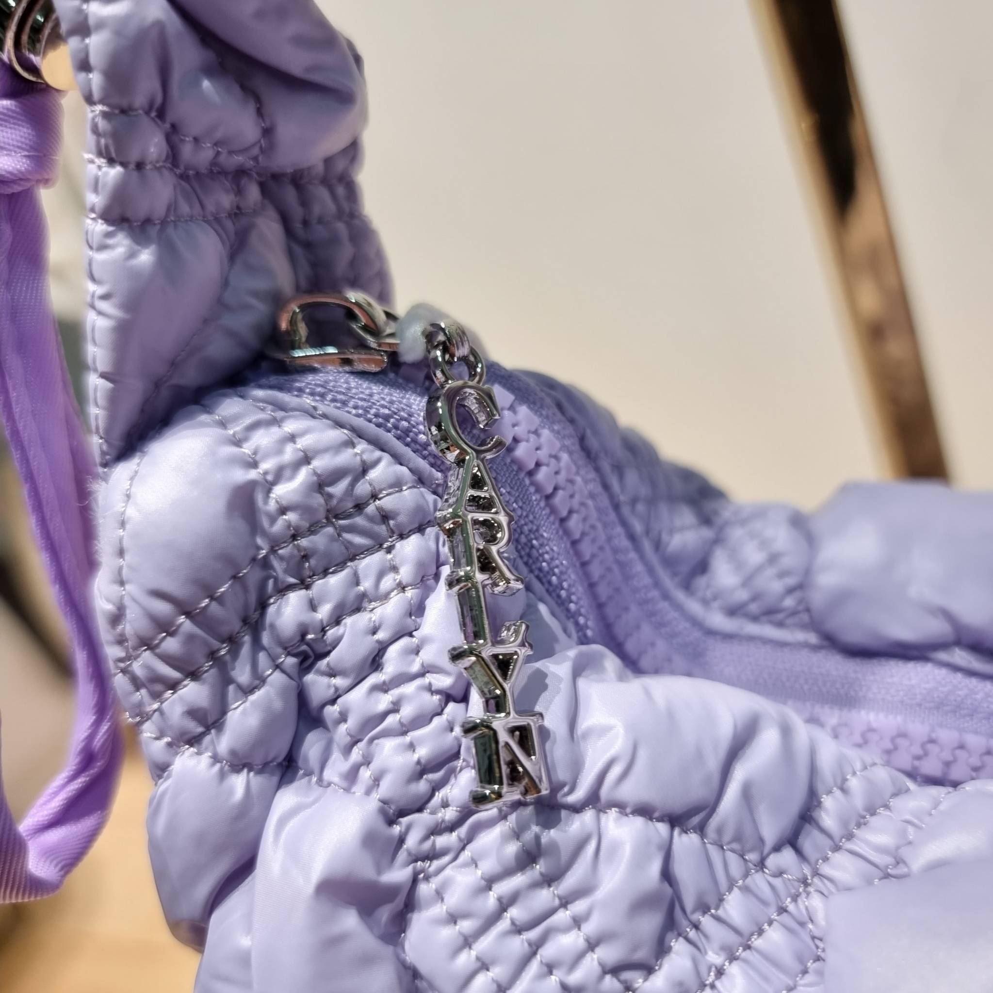 Carlyn cozy bag / Carlyn glaze bag 13 สีพร้อมส่ง อีกหนึ่งคอลเด็ด ที่ฮิตแบบฉุดไม่อยู่ กับไอเท็มนุ่มนิ่มจากเกาหลี พร้อมสีใหม่ล่าสุด กระเป๋าสะพายก้อนเมฆสุดเก๋ ที่สามารถใช้ได้หลากหลาย