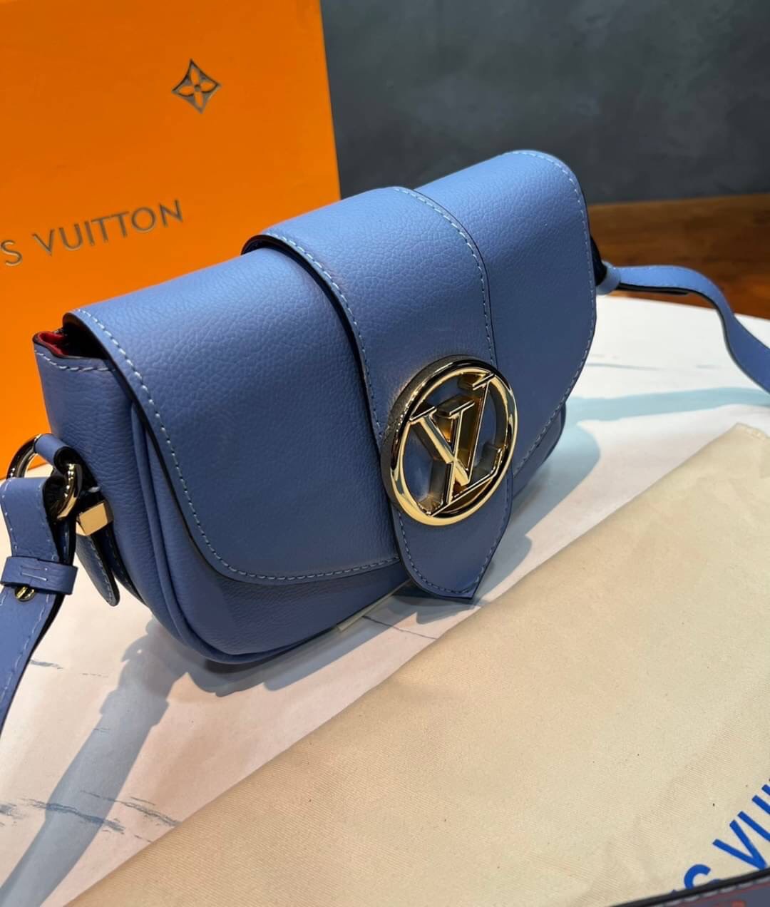 VIP 】หนังแท้ Louis Vuitton Crossbody & Shoulder Bag พร้อมส่งที่ไทย 4 สี