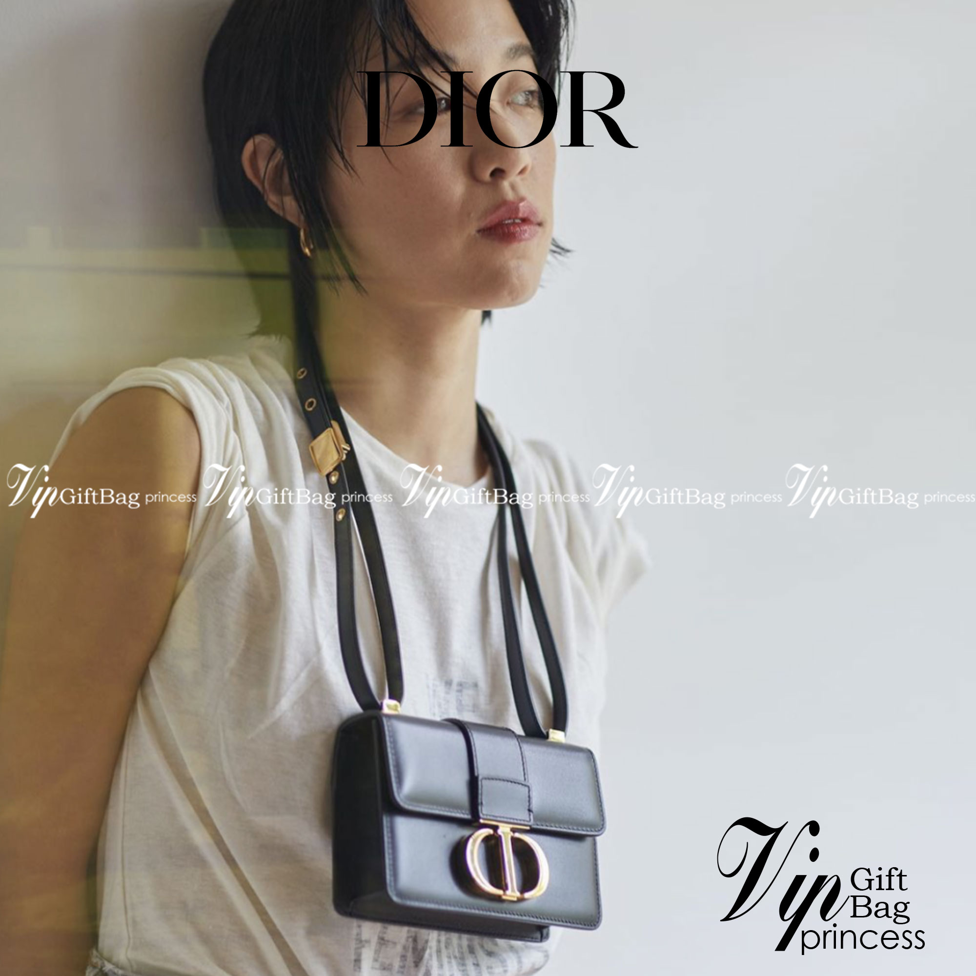 หนังแท้ DIOR Micro 30 Montaigne Bag พร้อมส่งที่ไทย เกรดเทพออริจินอลหนังแท้ สวยมากค่ะ ภาพสินค้าถ่ายจากงานขายจริง ใช้งานต่างประเทศได้ สายสะพายหนังยาวถอดได้ปรับระดับได้ จะสะพายไหล่หรือ CROSSBODY ก็ดูดีลุ๊คนี้คุณหนูมากค่ะ ไอเท็มนี้แนะนำไม่มีเอ้าท์ค่ะ ภาพถ่ายส