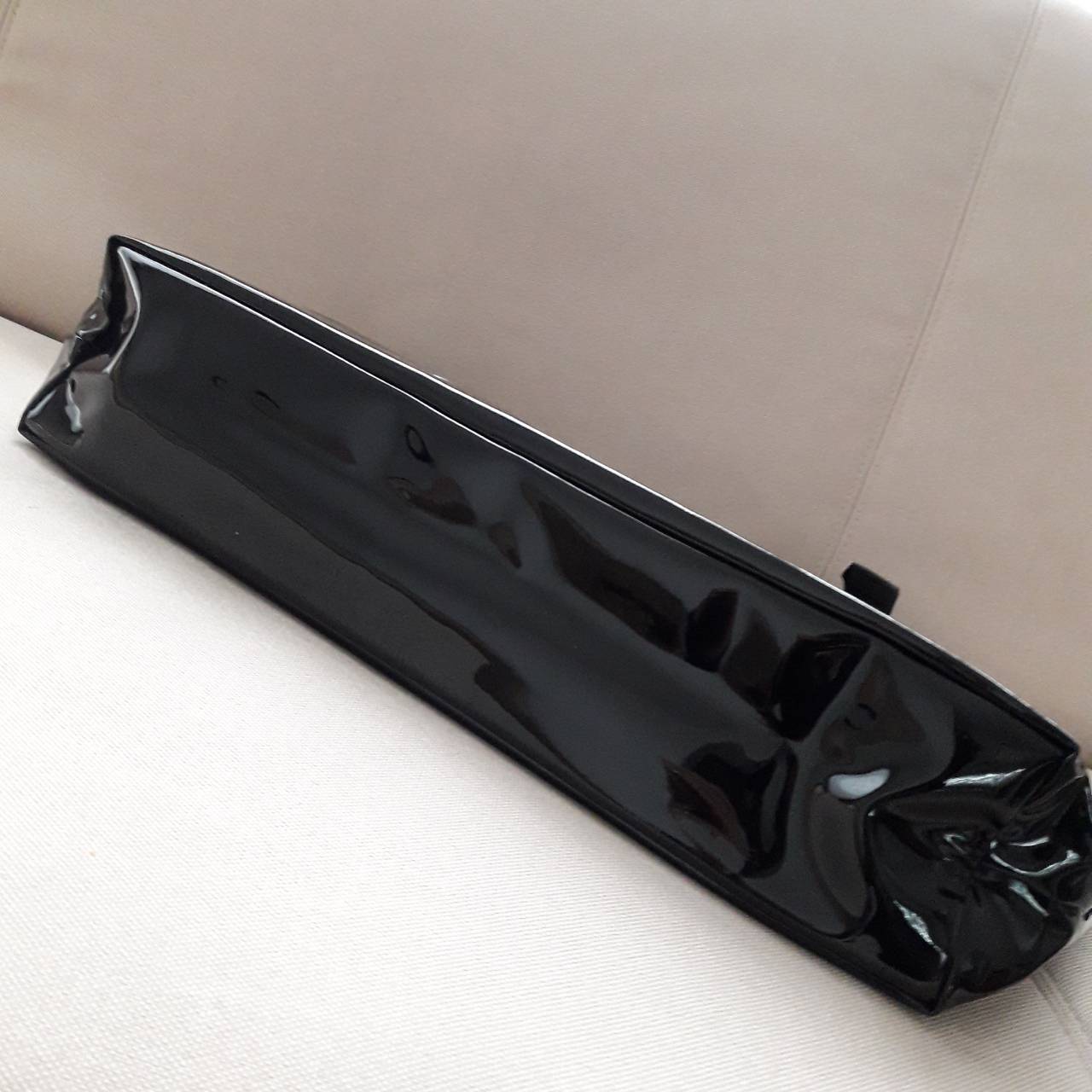 งานพรีเมี่ยมกิ้ฟ จากเคาเตอร์ต่างประเทศนะคะ 🎄🎄 New! กระเป๋าใบใหญ่ทรง Tote จากแบรนด์ Chanel VIP gift Bag ของแท้ 100% ทำจากผ้าหนา Polyester ฐานล่างกระเป๋าทำจากหนังแก้วผิวมันเงา สวยหรู สกรีนโลโก้ชาแนลหน้าหลัง หัวซิปปั้มโลโก้ ด้านในเป็นช่องกว้า