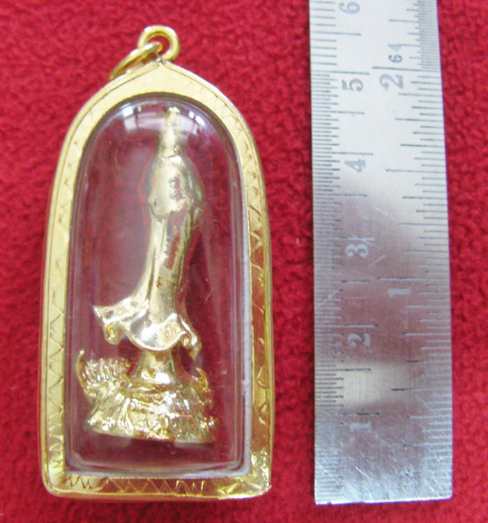 สินค้าหมดค่ะ องค์เจ้าแม่กวนอิมโปรยน้ำทิพย์ประทับบนมัจฉามังกรเนื้อทองเลี่ยมทองไมครอนค่ะ