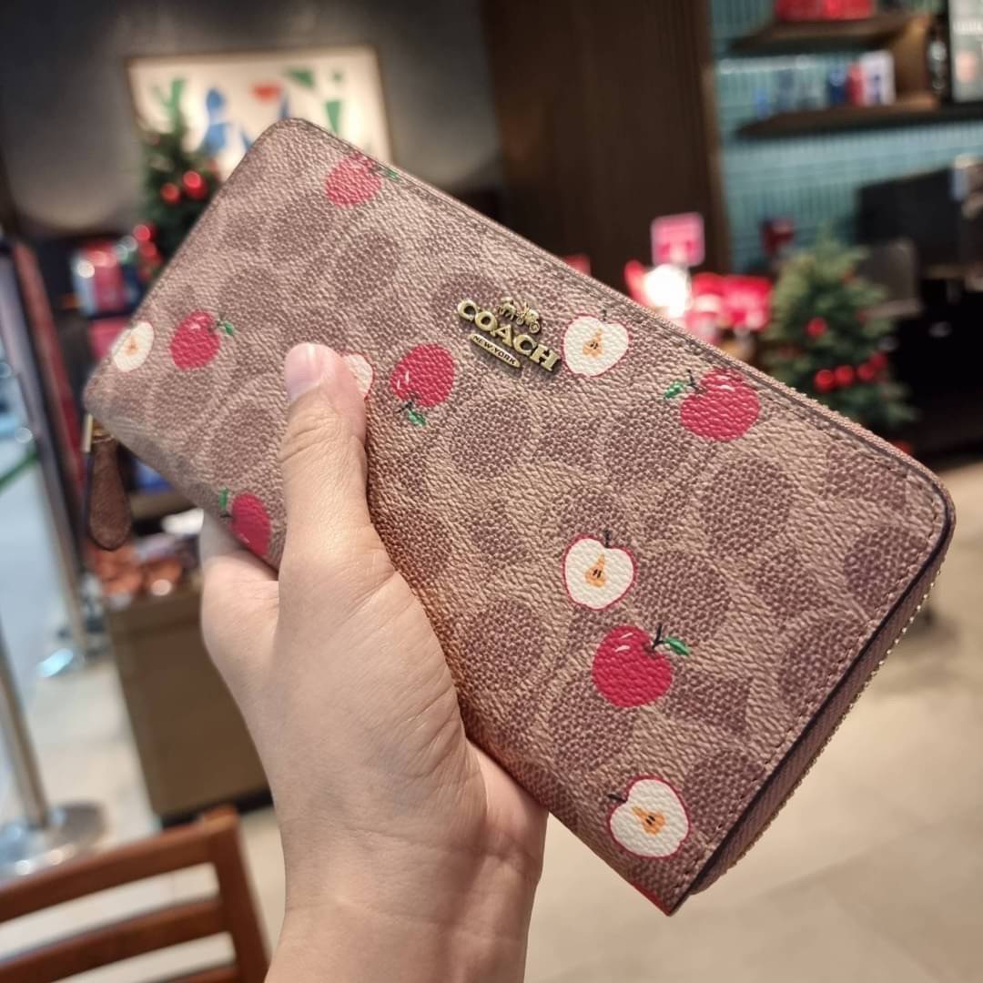 OUTLET 】COACH ACCORDION ZIP WALLET IN SIGNATURE CANVAS F86093 C3287 F98126 กระเป๋าสตางค์ใบยาว น่ารักน่าใช้