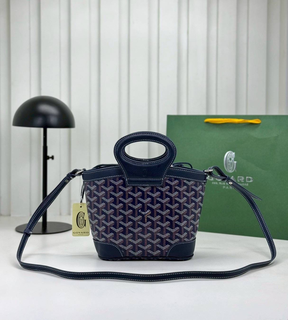 ORI หนังแท้ | Goyard Beluga Mini Bag กระเป๋าสะพายทรงบัคเก็ต พร้อมหูจับในตัว สะดวกใช้งาน ด้านในเป็นผ้าดีไซน์ผูก เพิ่มความน่ารักน่าใช้ สวยมากค่ะ