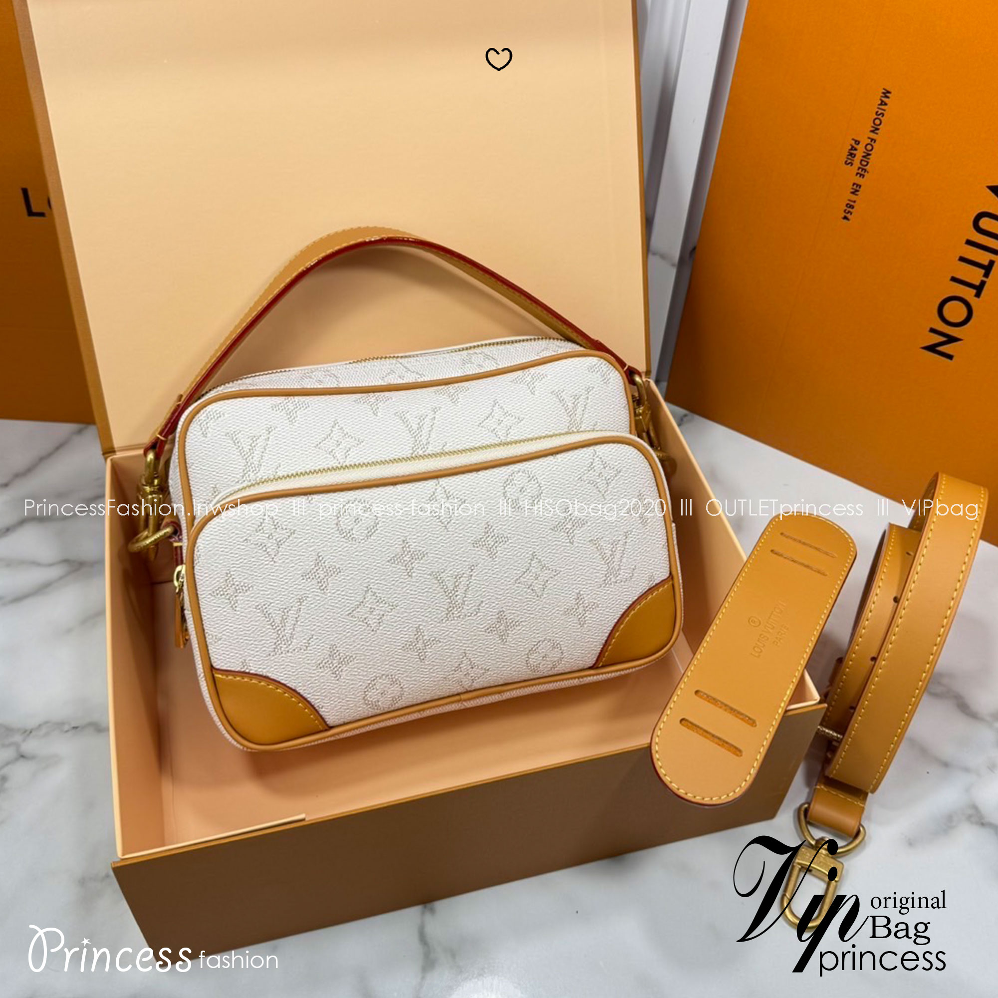 ORI หนังแท้ | LV Nil Messenger Bag / Nil D16 / Nil G71 กระเป๋าสะพายทรงแมสเซ็นเจอร์ พร้อมพอคเก็ตซิปหน้า และหูจับถอดได้ ถือเป็นคลัทเท่ๆ ได้เลย มาพร้อมรองบ่า/สายสะพายถอดได้ สะดวกใช้งาน