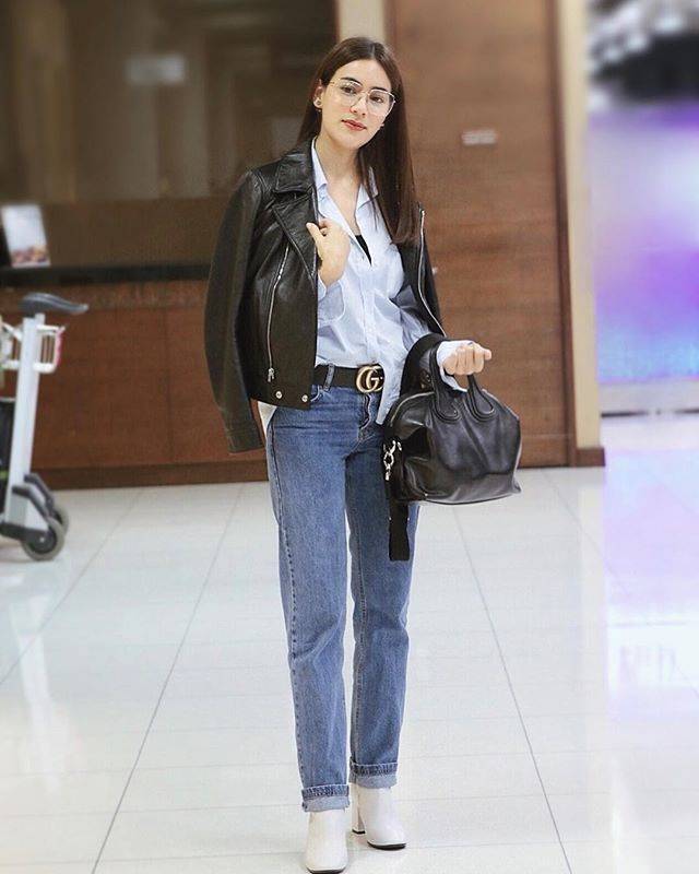 GUCCI BELT / GG belt 3.5cm เข็มขัดสีดำสุดคลาสสิค รุ่นโลโก้ ใหญ่ เรียบง่าย ผู้ดี เป็นซิกเนเจอร์ ด้วยดีไซน์ double buckle อะไหล่สีทองวินเทจ ทำให้ใช้งานเป็น everyday use ได้เลย วัสดุหนังสวย พร้อมออริจินัล box ที่สุดของการคอมพลีทลุทด้วยเข็มขัดเส้นนี้เส้นเดียว