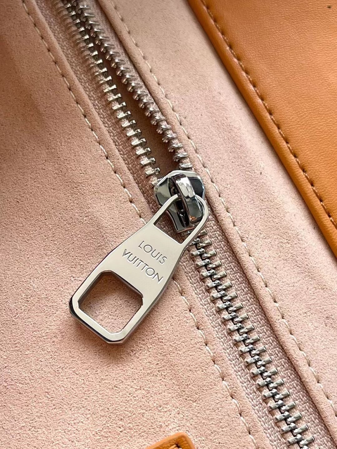 LV Shopper Tote MM 40cm Runway กระเป๋าทรงโท้ทช็อปเปอร์สวยอยู่ทรง เรียบหรู เกรดออริ ท็อป สลับแท้ 1:1 เกรดดีสุด หนังสวยเต็มใบ ใช้งานต่างประเทศได้