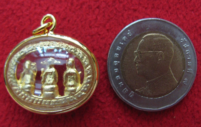 จี้ฮกลกซิ่ว เนื้อทองล้อมเพชรเลี่ยมทองไมครอน เสริมดวงปีมะเมีย ปี2562 ช่วยเสริมดวงท่านให้ดีขึ้นค่ะ