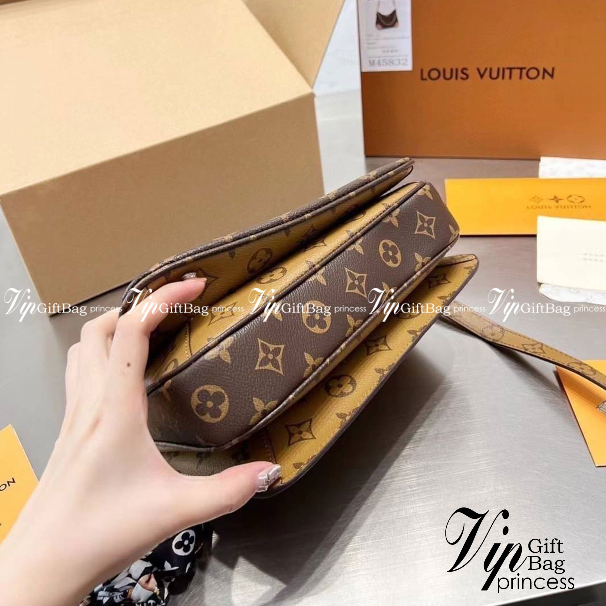 LV Monogram Reverse Pochette Metis / LV Pochette Metis กระเป๋าสะพายไอเท็มนำแฟชั่นที่น่าดึงดูดใจ ทรงกะทัดรัดและใช้งานได้สะดวก หนังแคนวาสอย่างดี ลาย Monogram เปิด-ปิดแบบกดล็อคอะไหล่สีทองสวยงาม