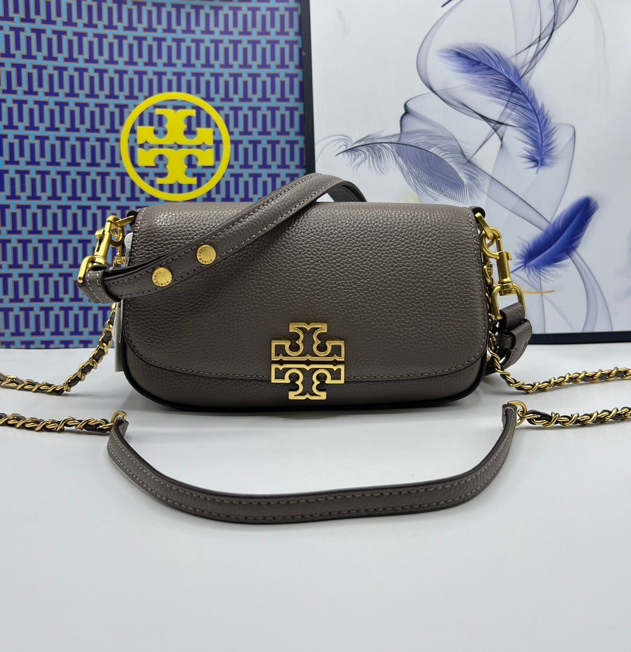 Tory Burch Britten Convertible Crossbody Bag กระเป๋าสะพายดีไซน์เรียบหรู เกรดออริ สลับแท้ 1:1 ใช้งานต่างประเทศได้