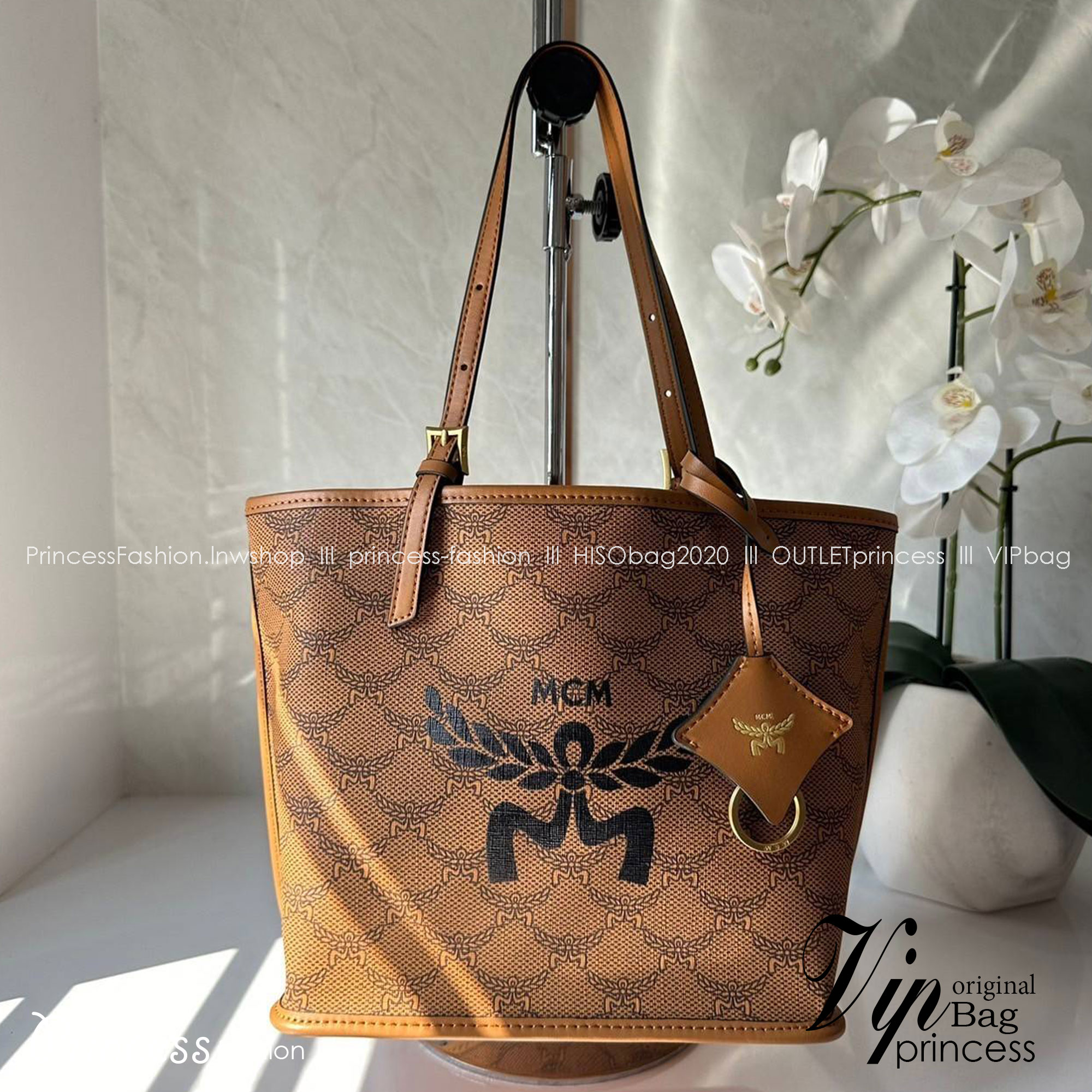 M.C.M MINI HIMMEL SHOPPER IN LAURETOS กระเป๋าทรงช้อปปิ้ง เรียบหรู เกรดออริ สลับแท้ 1:1 ใช้งานต่างประเทศได้