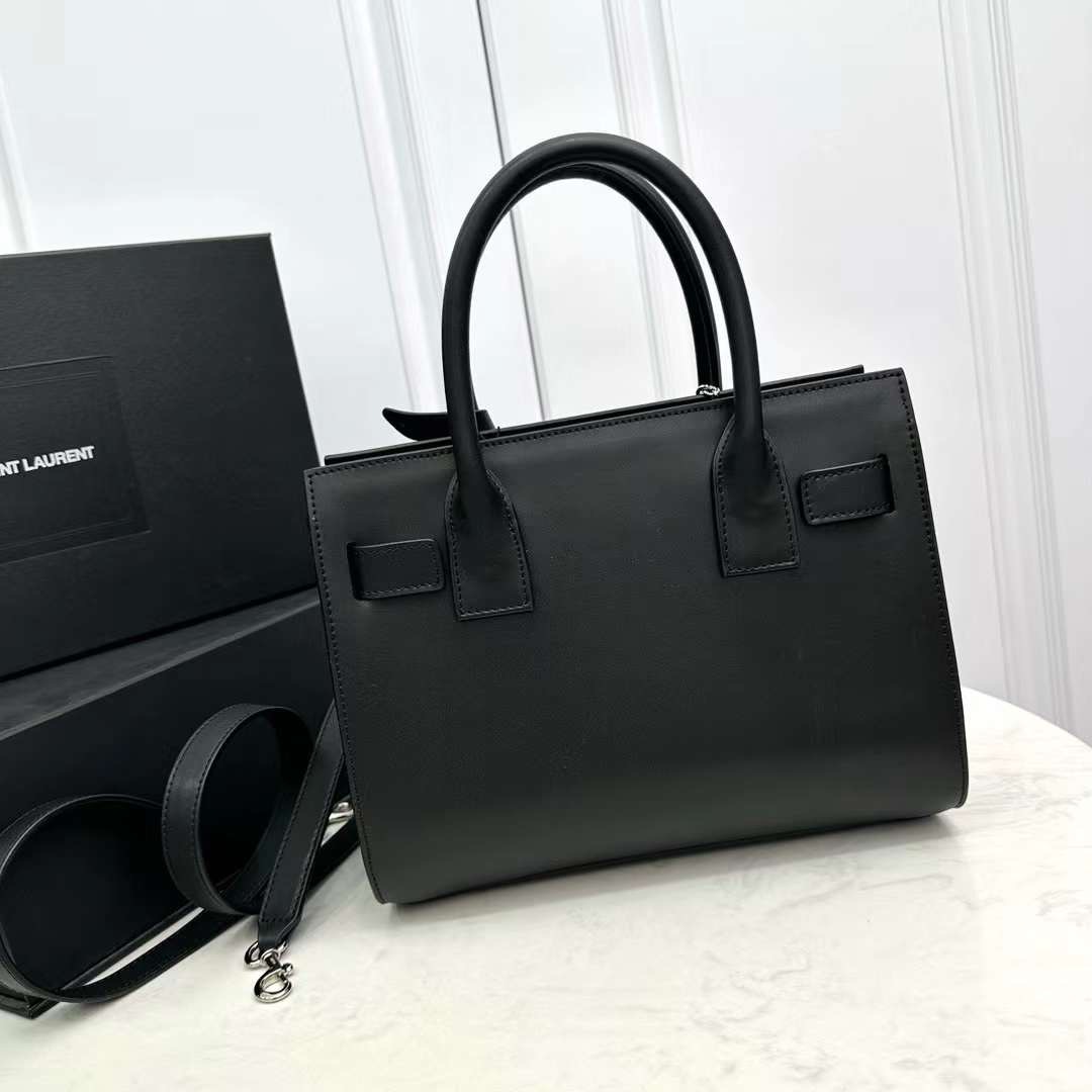 YSL TOTE BAG / SAC DE JOUR BABY IN SMOOTH LEATHER กระเป๋าสะพายทรงโท้ท จุของได้เยอะ เกรดออริ 1:1 เทียบแท้