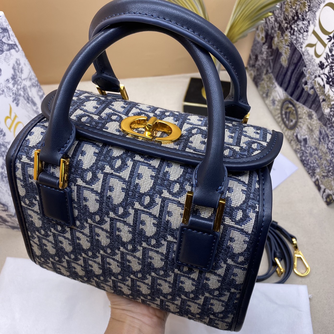 DIOR SMALL BOSTON BAG Blue Oblique Embroidery and Smooth Calfskin / DIOR Box Bag พร้อมส่ง กระเป๋าสะพายทรงกล่อง New for Winter 2023 คอลผู้ดี สวยหรู ตอบโจทย์และแมทช์ได้กับทุกลุคทุกสไตล์