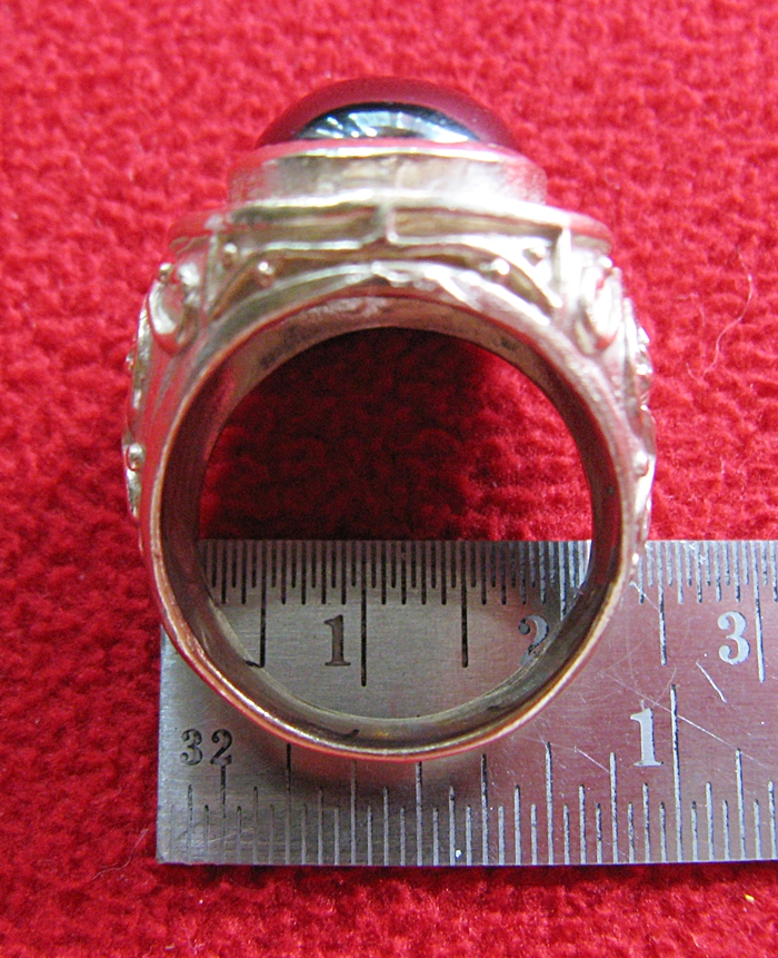 สินค้าจองค่ะ แหวนพลอยมณีใต้น้ำ(เพชรพญานาค)สีดำเนื้อทองขาวล้อมเพชร(ทุกราศี)ค่ะ