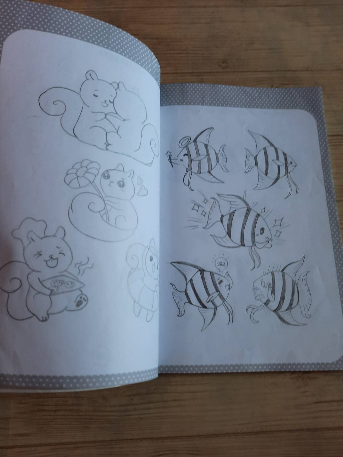 เสริมจินตนาการสู่สุดยอดนักวาดตัวน้อย เล่ม 15 หัดวาดสัตว์เลี้ยง สไตล์ฟรุ้งฟริ้ง โดย Luluke