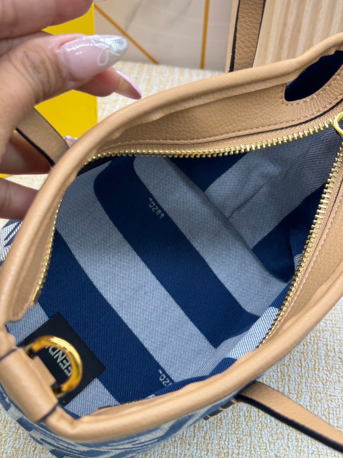 Fendi Roll Mini FF jacquard mini bag / YSL TOTE BAG MINI กระเป๋าสะพายทรงโท้ทไซส์มินิ เกรดออริ 1:1 ใช้งานต่างประเทศได้