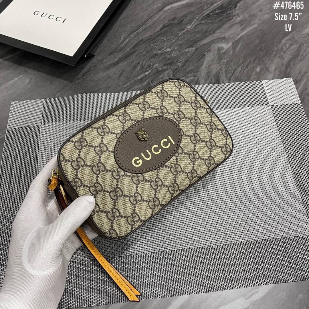 GUCCI Neo Vintage GG Supreme messenger bag กระเป๋าสะพายรุ่น unisex ไซส์มินิ ใช้ได้ทั้งชายหญิง วัสดุแคนวาสอย่างดี จุของได้เยอะ ใช้เป็น every ได้เลย ภาพถ่ายจากงานขายจริง ใช้งานต่างประเทศได้