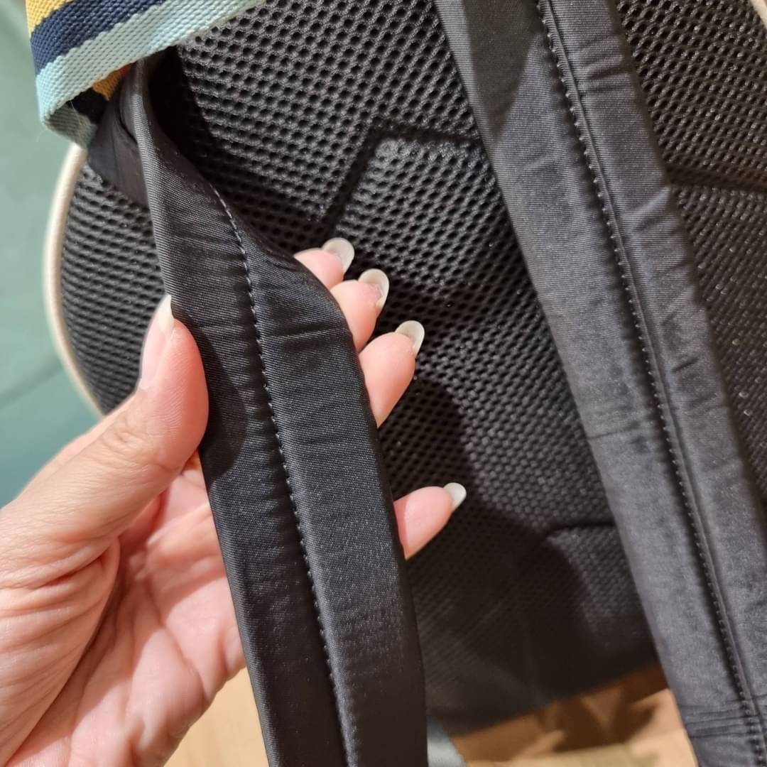 COACH C4115 COACHxPEANUTS COURT BACKPACK IN SIGNATURE CANVAS WITH VARSITY PATCHES แรงดีไม่มีตก กับคอลเลคชั่นที่ใครๆก็หลงรัก กระเป๋าเป้ทรงสวย ดีไซน์ตกแต่งลายสนูปพี โดดเด่นกว่าใคร วัสดุหนังแคนวาสสลับหนัง pepble ลงตัวที่สุด เป็นไอเท็มที่น่ารักและแฝงความหรูเล