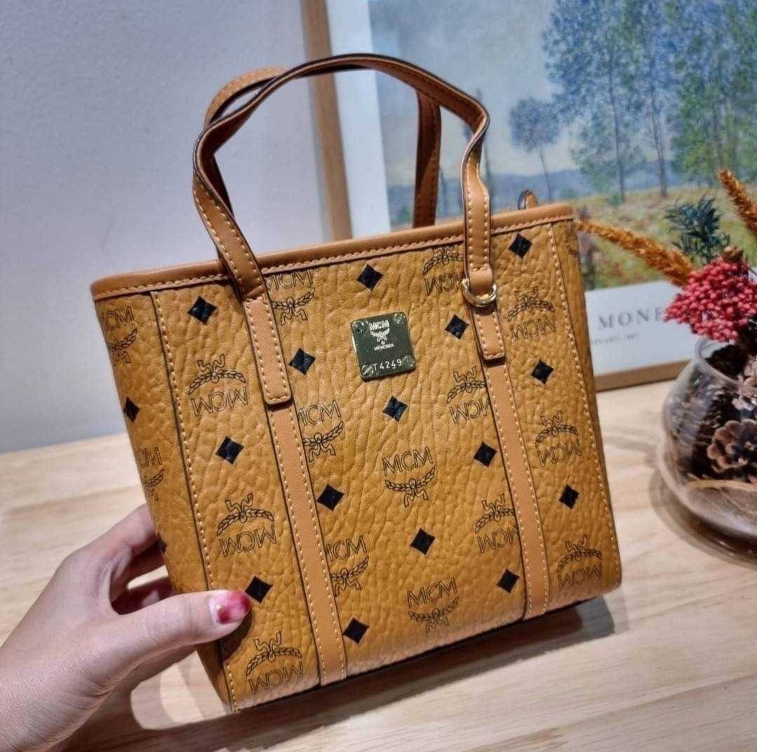 M.C.M MINI TONI SHOPPER IN VISETOS กระเป๋าถือ/สะพายข้าง ทรงโท้ทไซส์มินิ สวยคลาสสิค เกรดท็อปออริ 1:1 สลับแท้ ใช้งานต่างประเทศได้