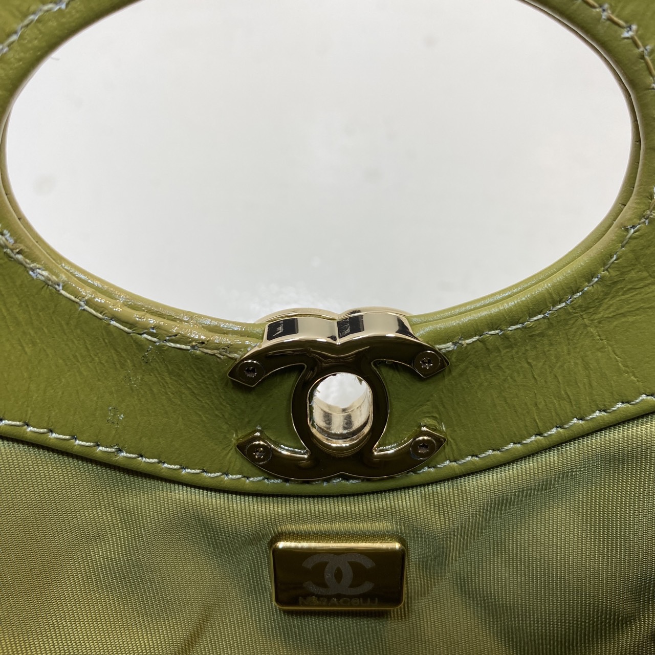 Chanel 23A 31 mini bag / Chanel Hobo Bag 24cm กระเป๋าทรงโฮโบ มีหูจับในตัว พร้อมสายสะพายโซ่สีทองหรูหรา รุ่นตามหา มีพร้อมส่งแล้ววันนี้ค่า