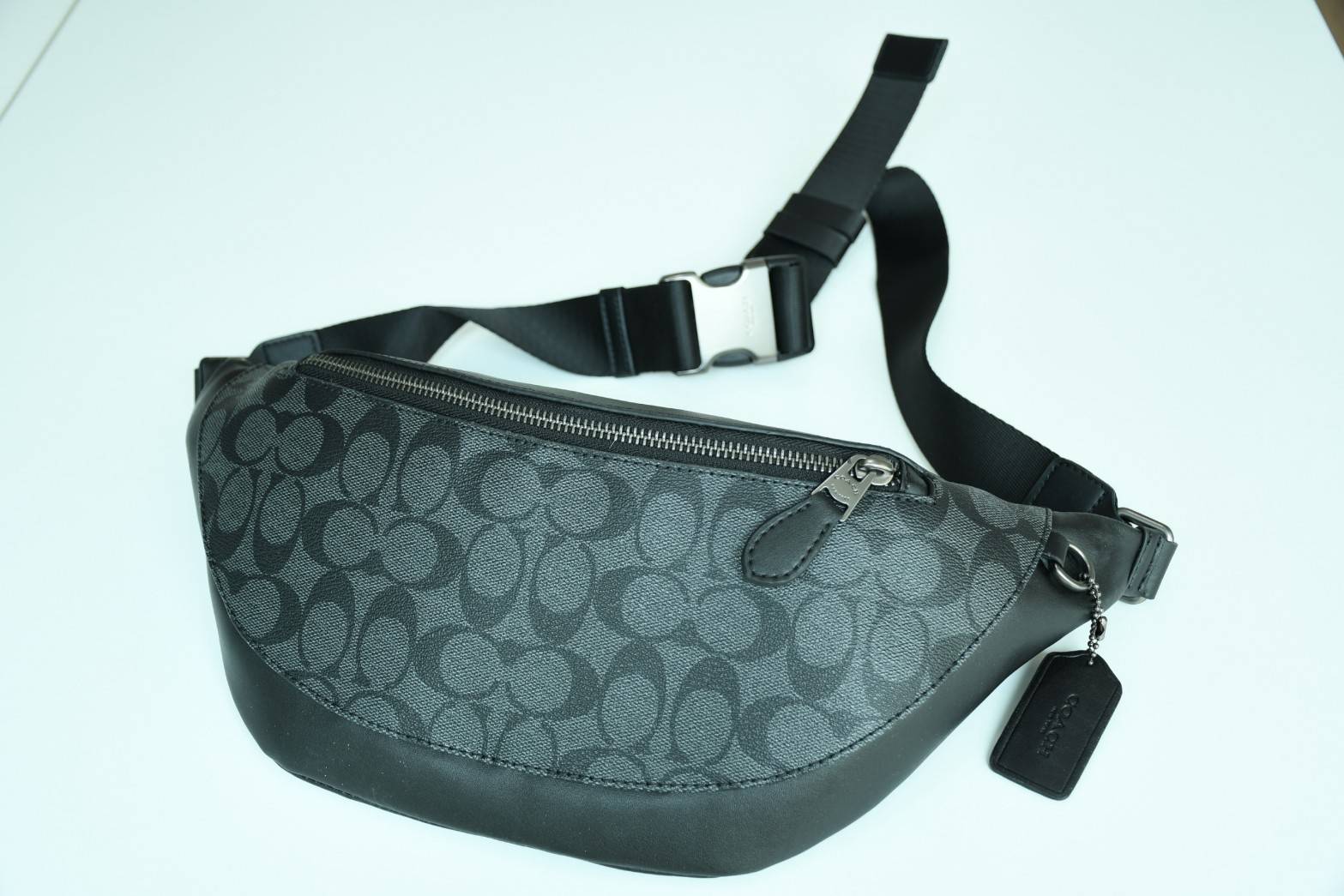 Coach F84711 Warren Mini Belt Bag In Signature Canvas กระเป๋าคาดอก คาดเอว ขนาดกำลังดี ใช้งานง่าย ใช้ได้ทั้งหญิงและชาย