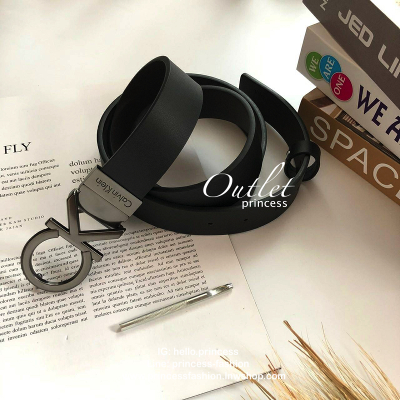 Calvin Klein Belt อุปกรณ์ : มาพร้อมที่เจาะรูเข็มขัด + ถุงผ้าแบรนด์ + ถุงกระดาษแบรนด์ + กล่องแบรนด์ + ห่วงเข็มขัด