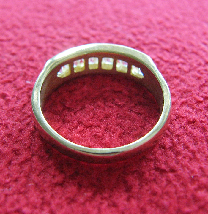 แหวนเพชรทองเหลือง แบบ6(เพชร6เม็ด ขีดด้านข้าง2ขีด)ค่ะ