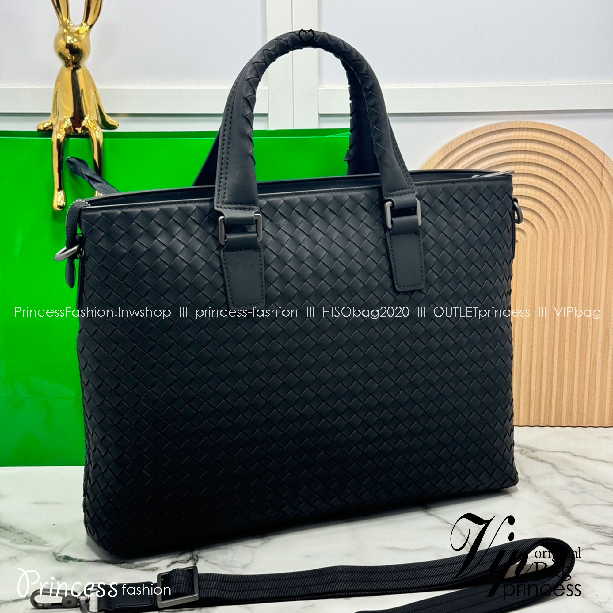 ORI หนังแท้ | Bottega Getaway Slim Intrecciato Leather Briefcase / Bottega Messenger Bag กระเป๋าใส่เอกสาร กระเป๋าทรงแมสเซ็นเจอร์ สวยเรียบหรูคลาสสิกเป็นเอกลักษณ์ โดดเด่นด้วยงานสานตาราง ดีไซน์เรียบง่าย แต่ดูแพง ไอเท็มสุดปัง!!