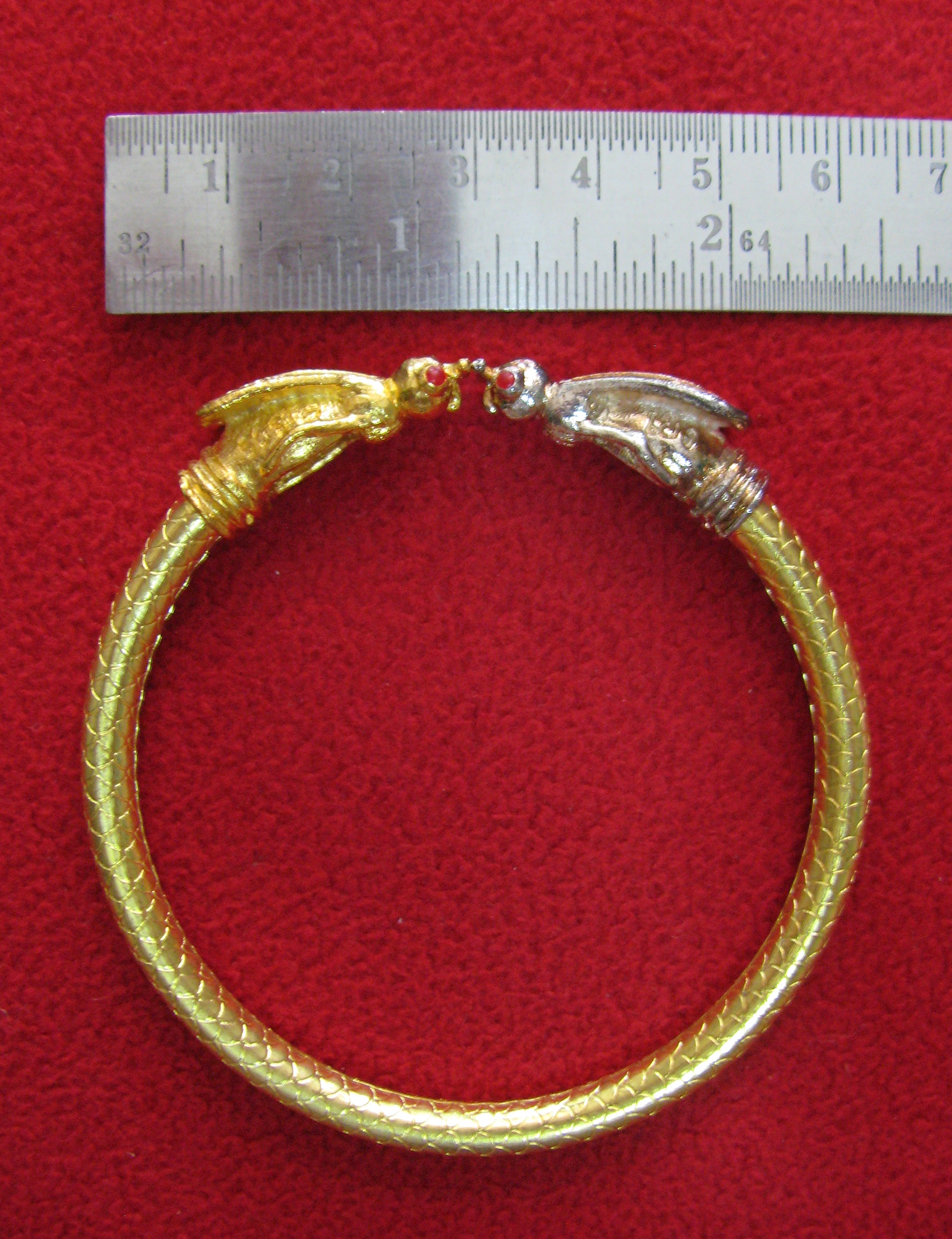 สินค้าหมดค่ะ กำไลต่อเงินต่อทองเนื้อทองเหลือง(เหมาะกับผู้ค้าขาย)พร้อมใบคาถาค่ะ