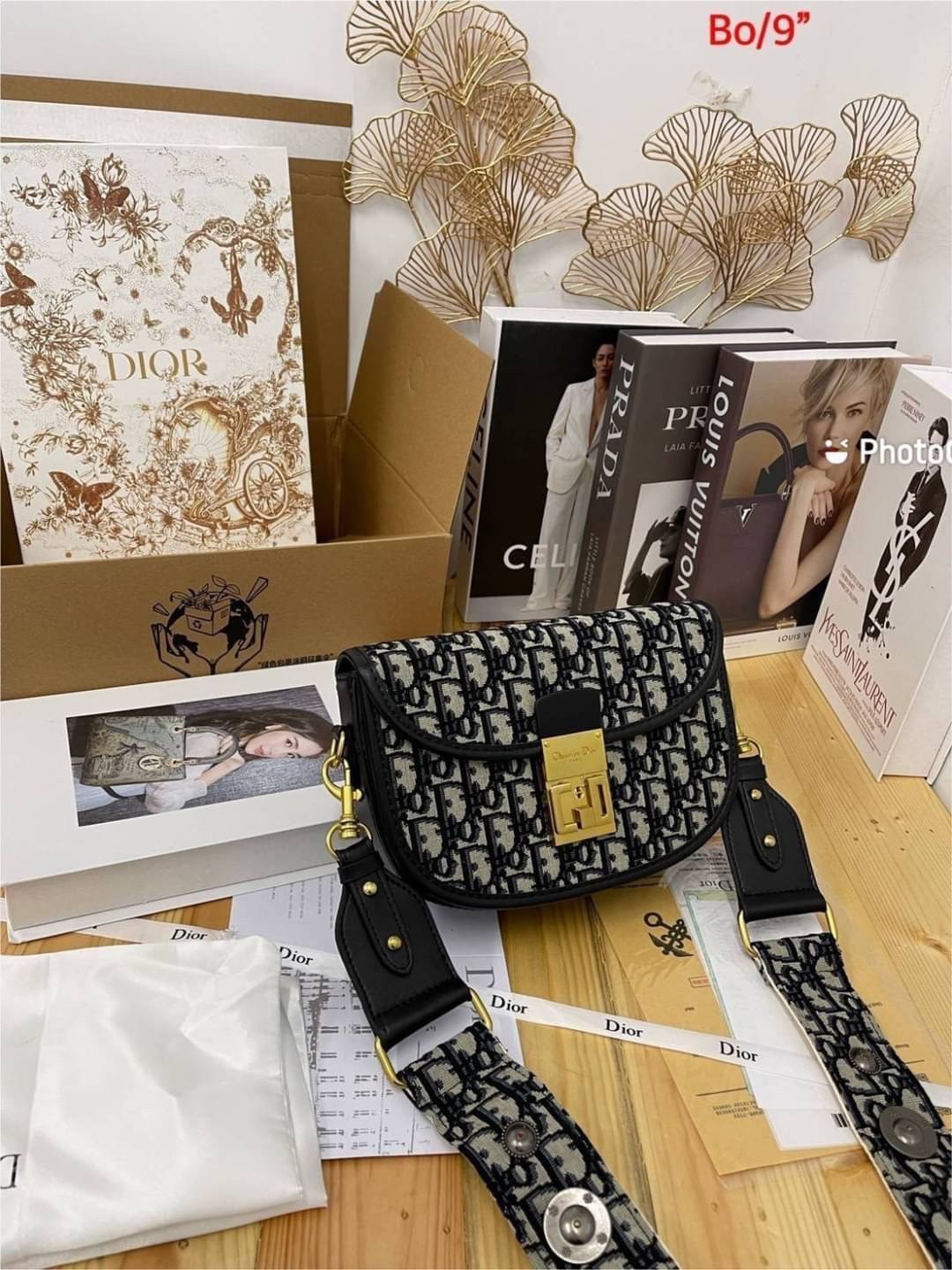 Dior Addict Flap Bag in Oblique กระเป๋าสะพาย ไอเท็มใหม่ล่าสุดปังมากๆ น่าใช้น่าสะสม พร้อมกล่องแบรนด์ จะซื้อใช้เองหรือมอบเป็นของขวัญก็ดูดีถูกใจผู้รับแน่นอนค่ะ พร้อมส่งที่ไทยราคาสุดคุ้มไอเท็มเด็ดๆห้ามพลาด!