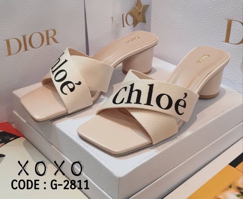 Chloe' รองเท้า งานสวม ไค้วครอสเอ็กซ์ วัสดุสายคาดผ้าแคนวาสตีแบรนด์ ตัวหุ่มหนังPU ส้นทรงกระบอกทรงกลม แมทส์ชุดง่าย ใส่สบาย