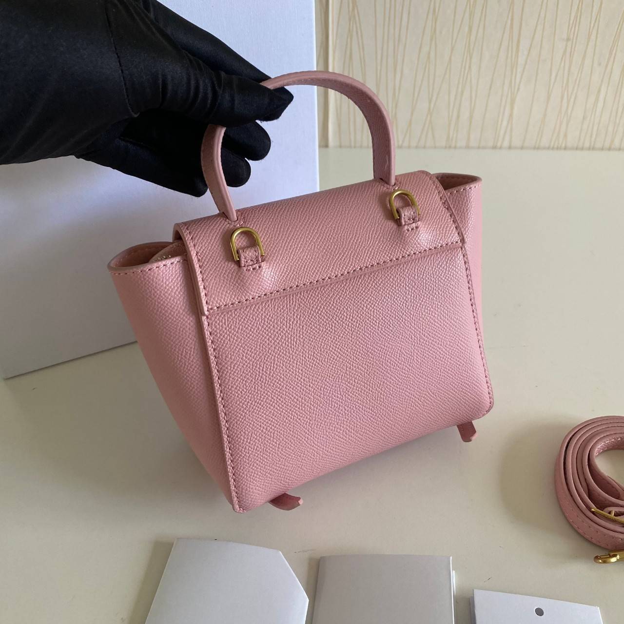 พรีเมี่ยมกิ๊ฟแท้ 100% 】รุ่นหนังแท้ CELINE PICO BELT BAG IN GRAINED CALFSKINAMAZONE ขนาดมินิ น่ารักสุดๆ PINK