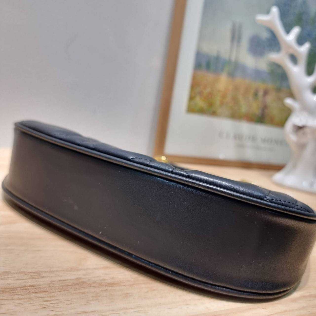 Dior Black Supple Macrocannage / CD LOUNGE BAG กระเป๋าสะพายทรงพอช สวยหรู ดีไซน์เรียบ แต่ดูแพง