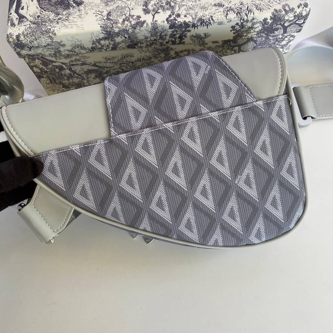 DIOR Saddle Bag Dior Gray CD Diamond Canvas and Smooth Calfskin / DIOR Saddle Belt Bag ภาพสินค้าถ่ายจากงานขายจริงใช้งานต่างประเทศได้