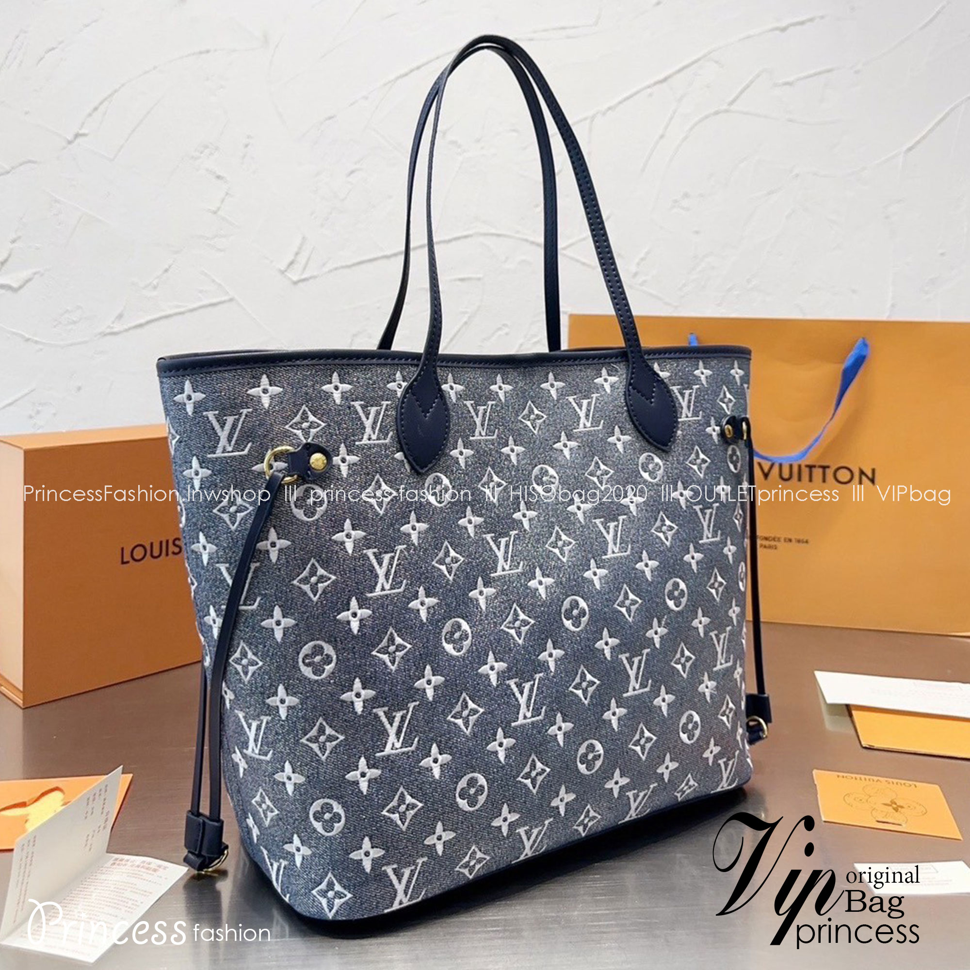 LV Neverfull MM Other Monogram Canvas - Handbags M22921 / LV DENIM TOTE BAG พร้อมส่ง ดีไซน์ใหม่ที่ฮอตที่สุด กระเป๋าใบใหญ่ทรง tote มาพร้อมใบลูก ภายในโล่งกว้าง มีช่องซิปแยกให้ ใบใหญ่ก็ใส่ของได้เยอะมากๆ