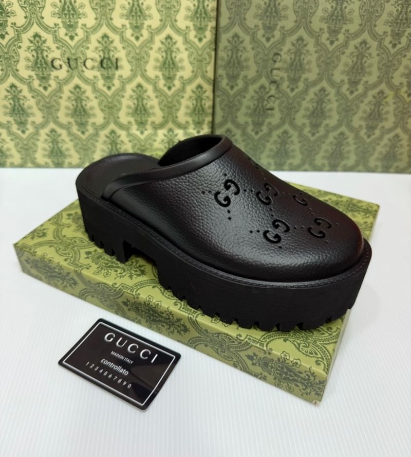 GUCCI Women's platform perforated G sandal รองเท้าแตะกุชชี่พื้นหนา 5cm รุ่นยอดนิยม ยางคุณภาพฉลุลาย GG ยางมีความยืดหยุ่นเนื้อนิ่มไม่แข็งกระด้าง