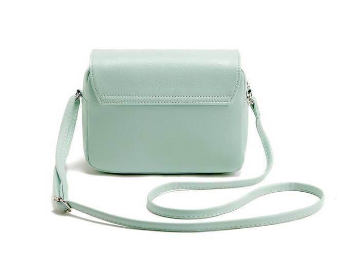กระเป๋าสะพาย H&M รุ่น cross body bag มี 4 สี : ดำ , ชมพูนู๊ด , เหลือง , มิ้นท์