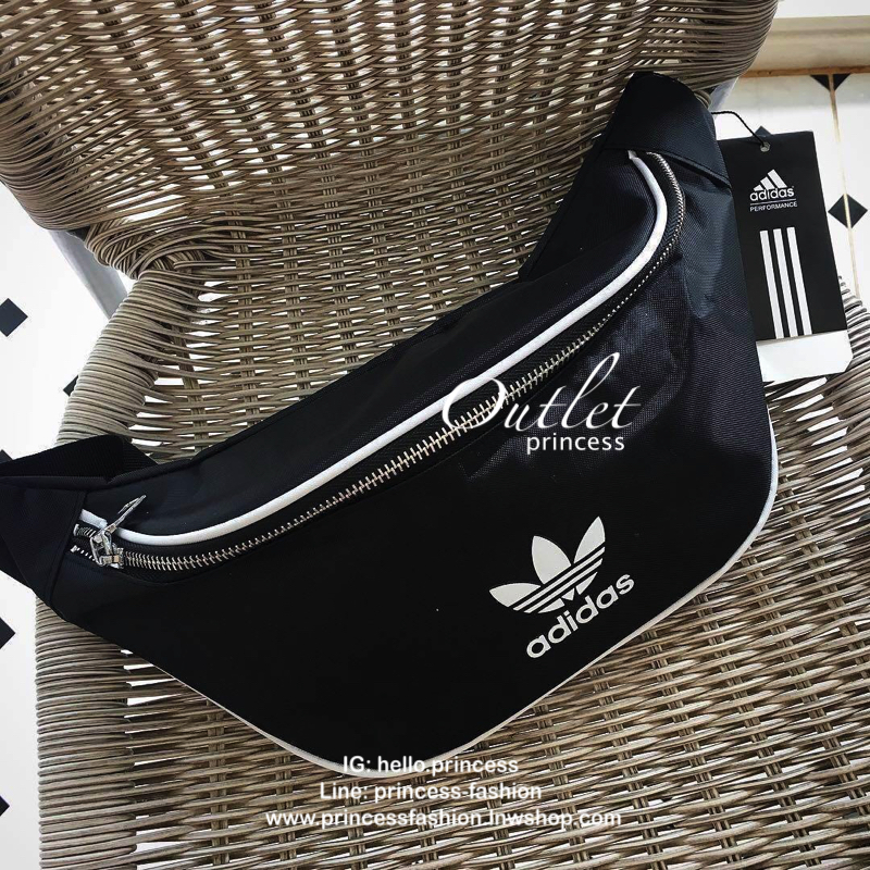 Adidas original waist bag Best seller! กระเป๋าคาดอก/เอว วัสดุ nylon อะไหล่เงิน เปิดปิดด้วยซิป ภายในกว้าง ใส่กระเป๋าสตางค์ยาวได้ สายสะพายยาวปรับ freesize ค่ะ