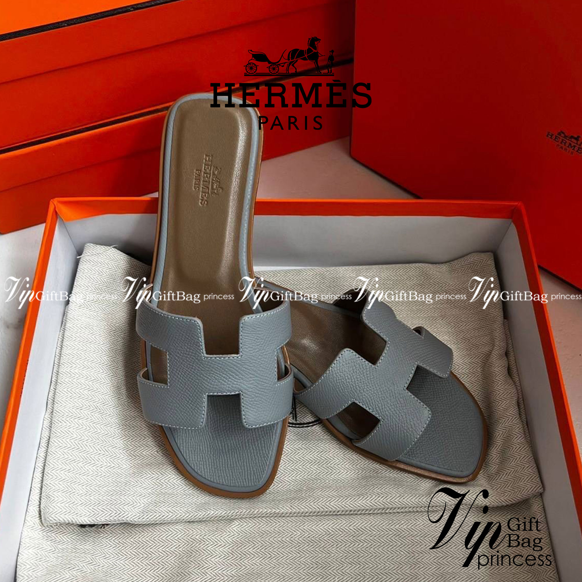 หนังแท้ Hermes sandal Epsom leather รองเท้าแตะงานสั่งตัตใช้สลับแท้ เกรดออริจินอล 1:1 เกรดเหมือนสุด มี series code ทุกคู่ งานตัดเย็บปราณีตละเอียด ใส่สบาย ไม่ลื่น ใช้ทนนาน เกรดนี้คุ้มมาก ไม่ผิดหวังค่ะ ภาพสินค้าถ่ายจากงานขายจริง ใช้งานต่างประเทศได้