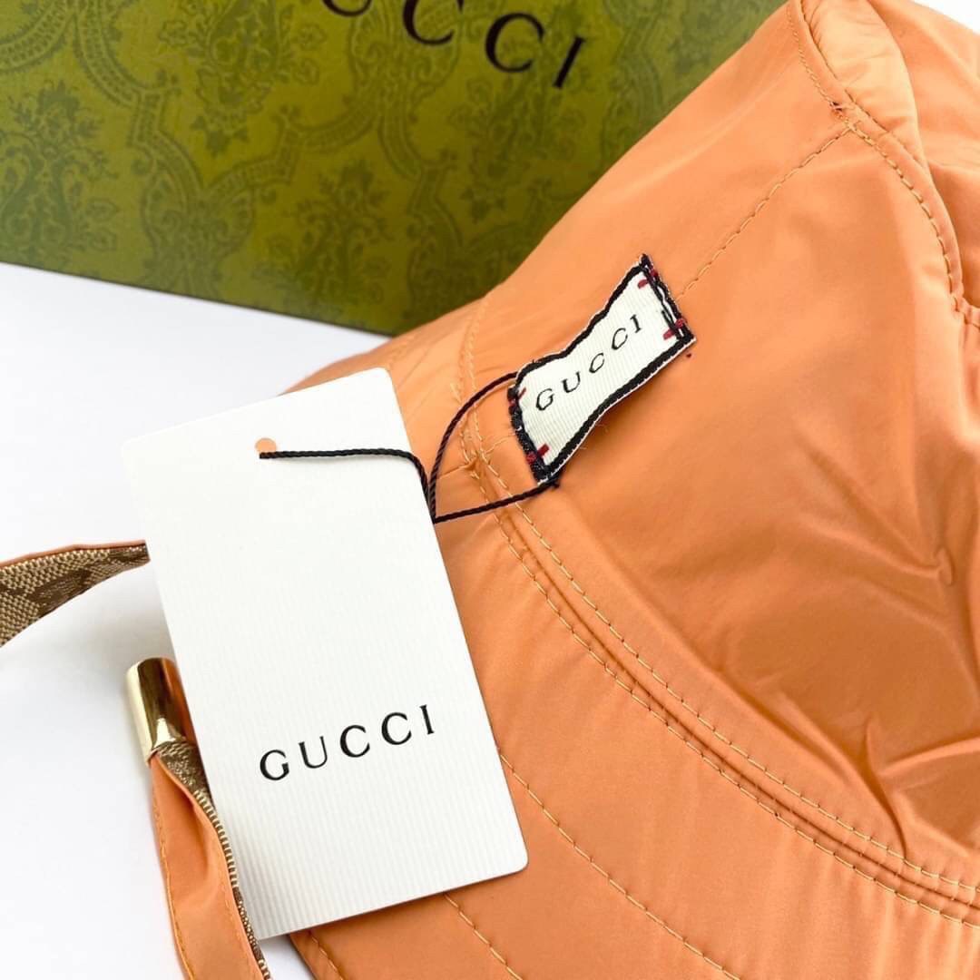 The North Face x Gucci GG canvas hat พร้อมส่งที่ไทย หมวกผ้าแคนวาสใส่ได้ 2 ด้าน พร้อมสายรัดคางเส้นยาว งานปักละเอียดคมชัด เกรดออริจินอล สวย คุ้มค่าค่ะ