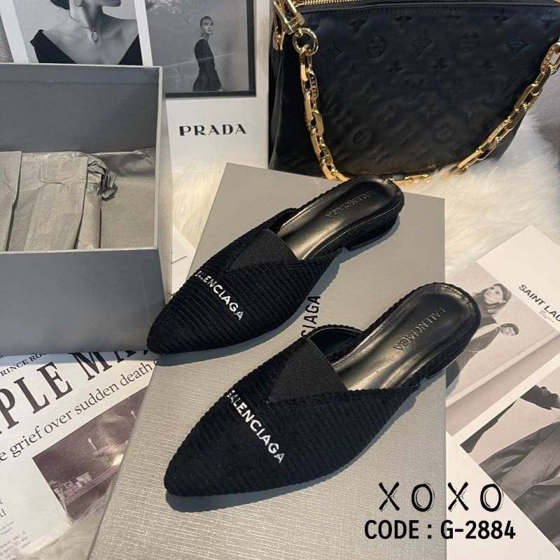 Balenciaga Shoes / BLCG Shoes รองเท้างานสวม วัสดุผ้าลูกฟูก นุ่มมาก ด้านหน้า แต่งยางยืด ปักโลโก้แบรนด์ มีส้นเล็กน้อยทรงเหลี่ยมใส่สบาย ใช้งานไม่เมื่อยน้ำหนะกเบา