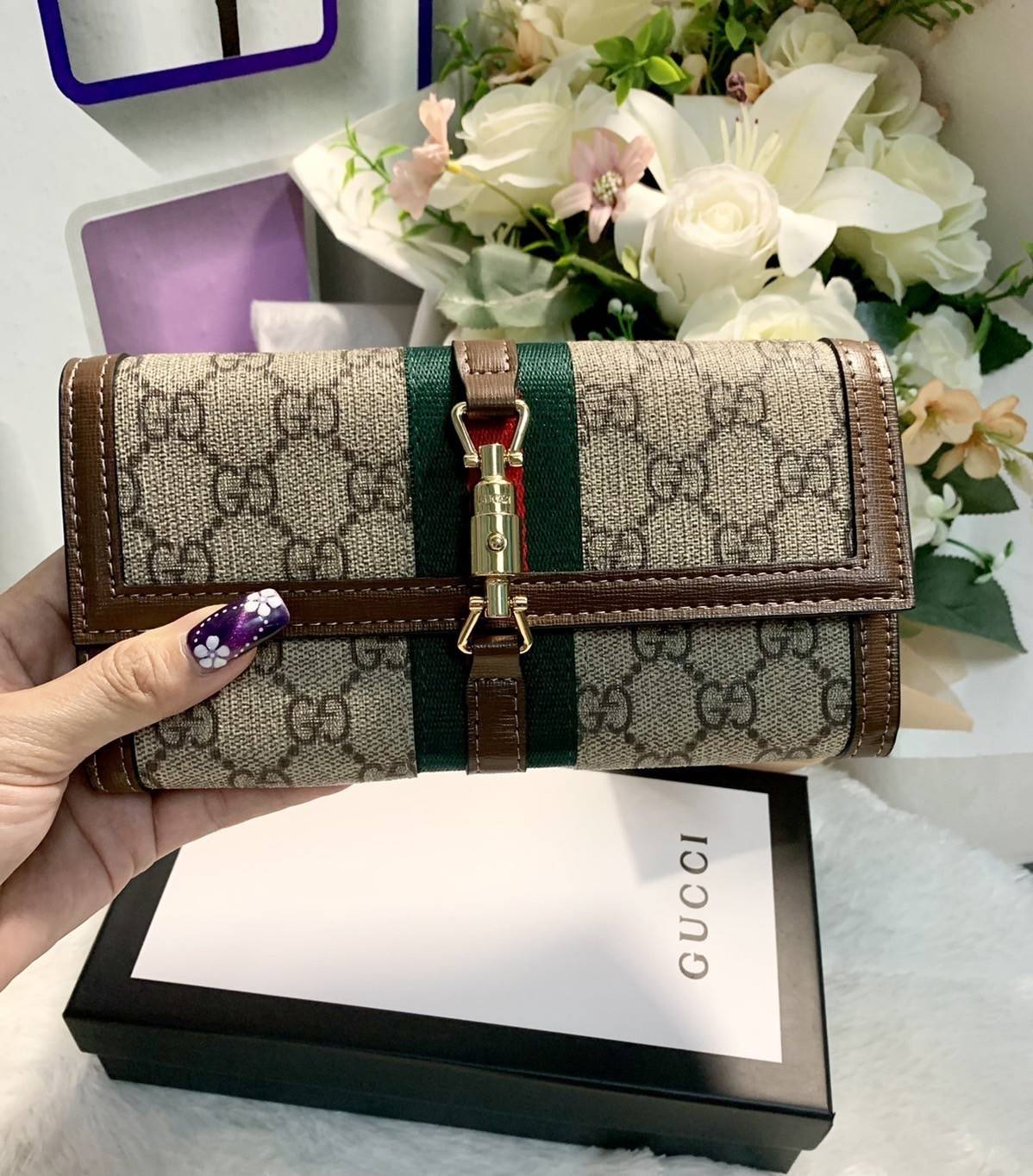GUCCI Jackie 1961 chain wallet กระเป๋าสตางค์ใบยาวพร้อมสายสะพายโซ่สีทอง ขนาดพกพา หยิบจับถนัดมือ