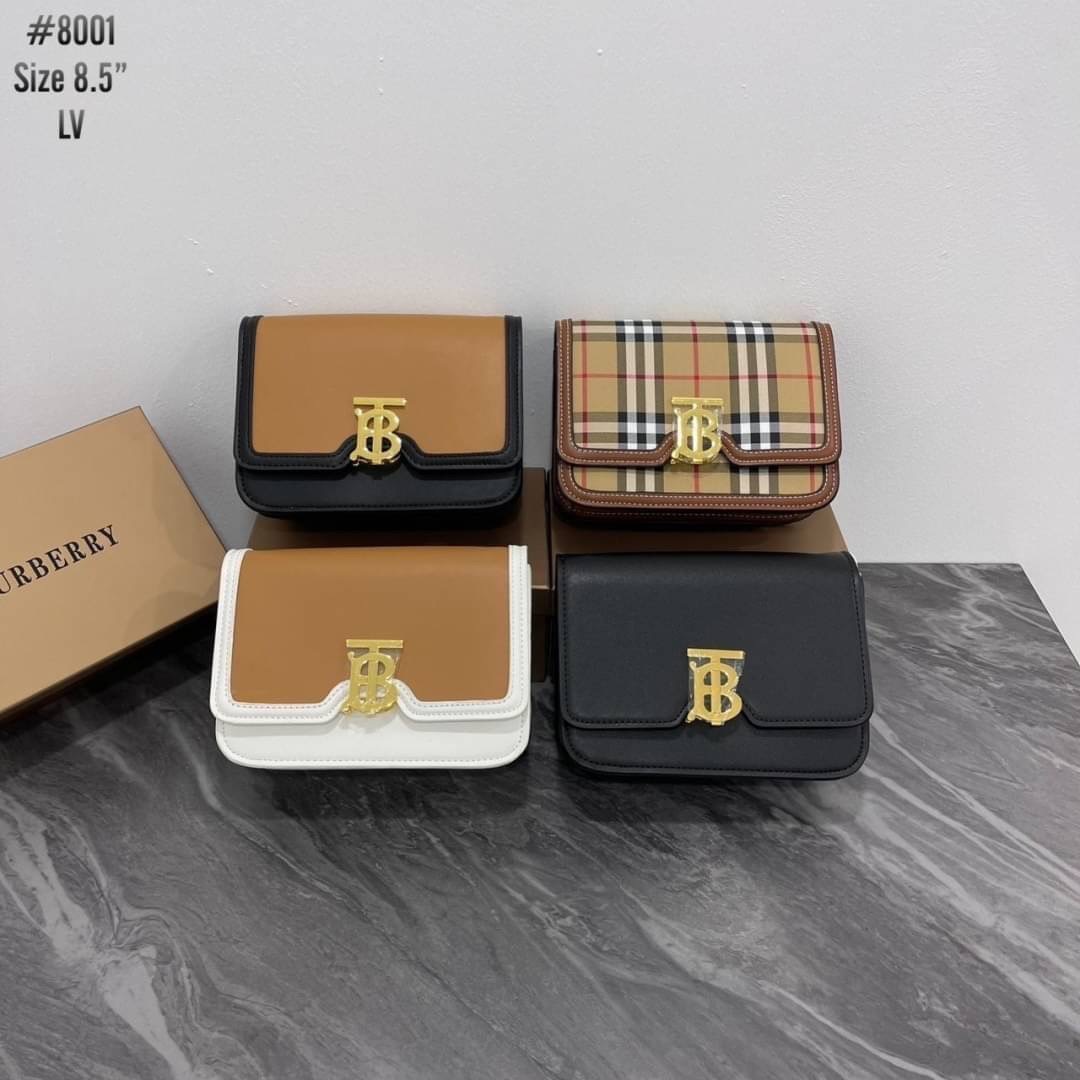 BURBERRY FRAGRANCES CROSSBODY BAG / BURBERRY SMALL CHECK CANVAS AND LEATHER TB BAG เบสท์ไอเท็ม!! คอลเลคชั่นที่ปังตลอดปี รอบนี้ออกแบบสไตล์ผู้ดีอังกฤษ