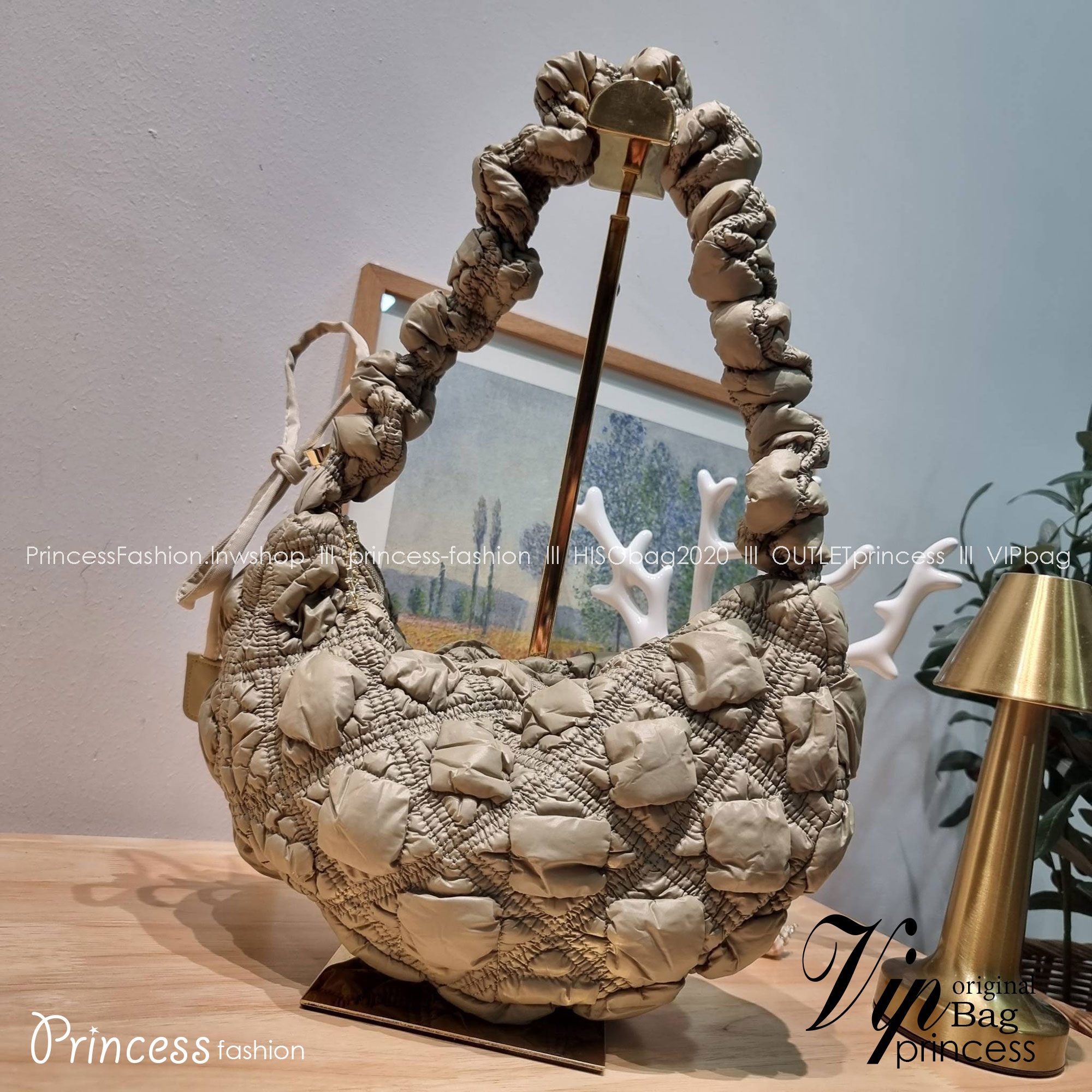 Carlyn cozy bag / Carlyn glaze bag 13 สีพร้อมส่ง อีกหนึ่งคอลเด็ด ที่ฮิตแบบฉุดไม่อยู่ กับไอเท็มนุ่มนิ่มจากเกาหลี พร้อมสีใหม่ล่าสุด กระเป๋าสะพายก้อนเมฆสุดเก๋ ที่สามารถใช้ได้หลากหลาย