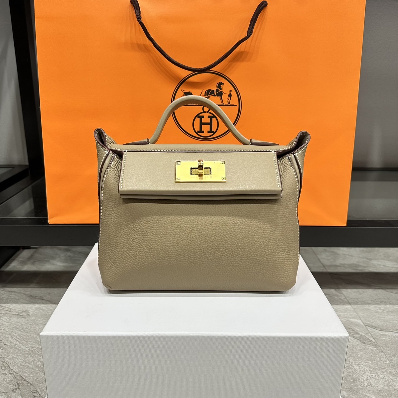 HERMES Hermes 24/24 Mini bag 20cm กระเป๋าถือ/สะพายแบรนด์หรู เอกลักษณ์ของความสง่างาม เกรดออริ สลับแท้ 1:1 ใช้งานต่างประเทศได้